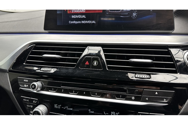 BMW 5 Series 530e M Sport - U3478