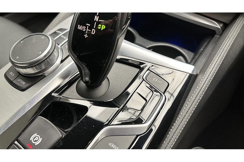 BMW 5 Series 530e M Sport - U3478