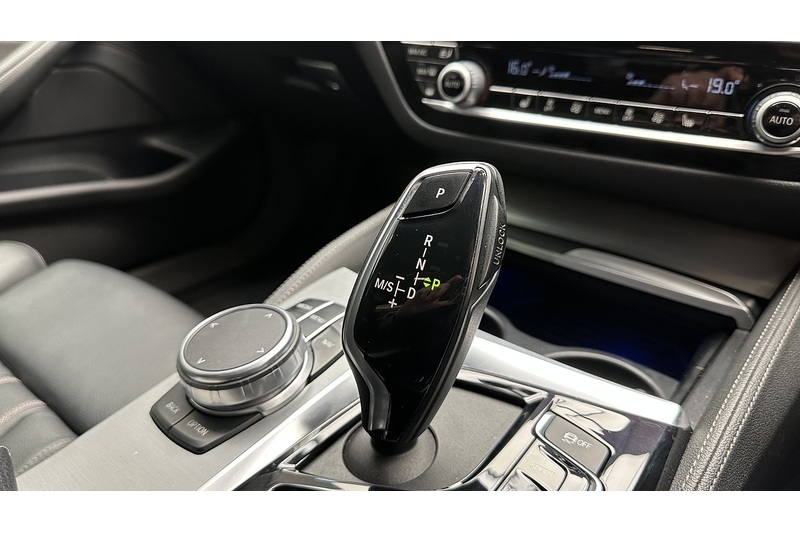 BMW 5 Series 530e M Sport - U3478