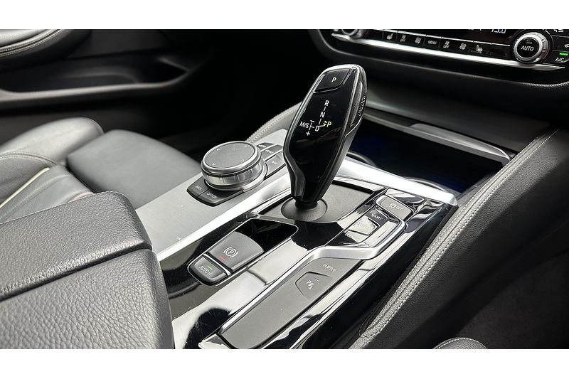 BMW 5 Series 530e M Sport - U3478