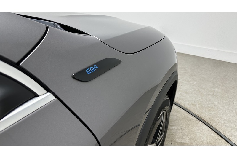 Mercedes-Benz EQA EQA 250 AMG Line - U3481