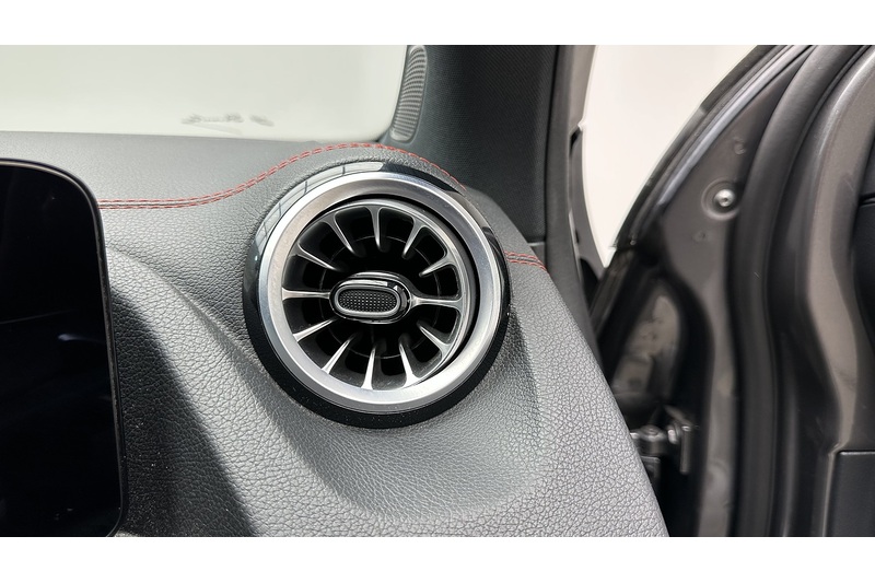 Mercedes-Benz EQA EQA 250 AMG Line - U3481