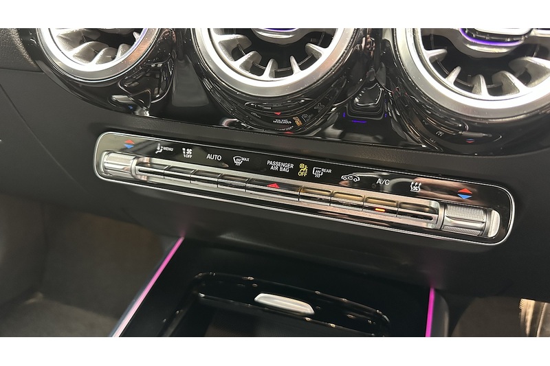 Mercedes-Benz EQA EQA 250 AMG Line - U3481