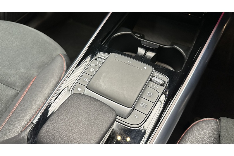 Mercedes-Benz EQA EQA 250 AMG Line - U3481