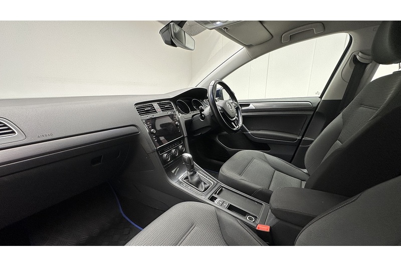 Volkswagen e-Golf e-Golf - U3491