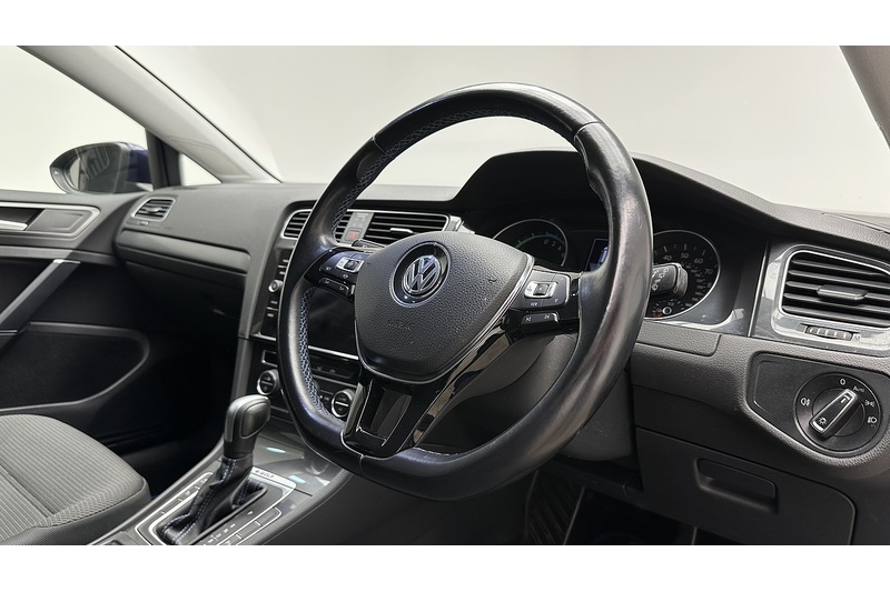 Volkswagen e-Golf e-Golf - U3491