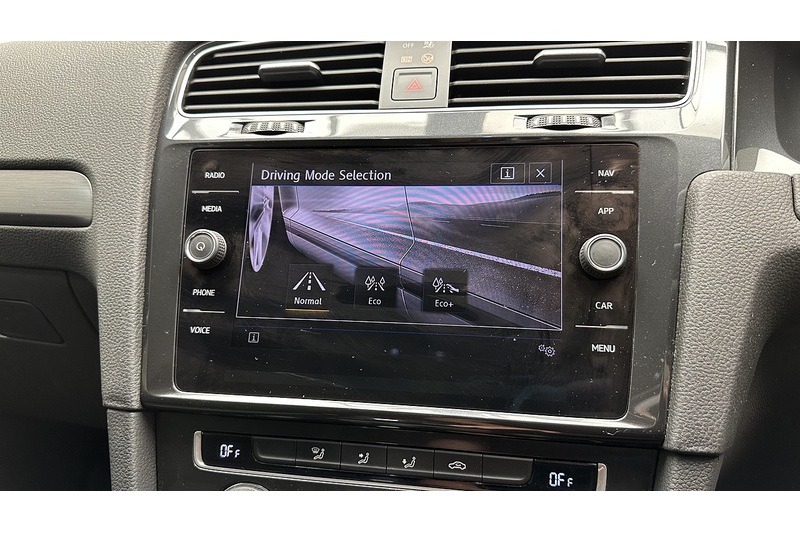 Volkswagen e-Golf e-Golf - U3491