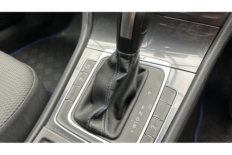Volkswagen e-Golf e-Golf - U3491