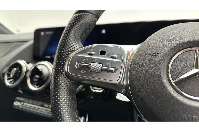 Mercedes-Benz GLA GLA250e Exclusive Edition - U3547