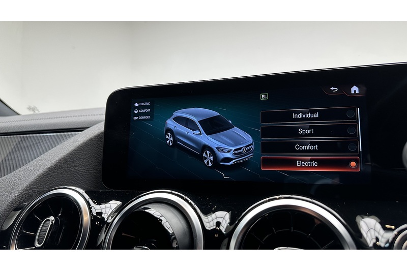 Mercedes-Benz GLA GLA250e Exclusive Edition - U3547