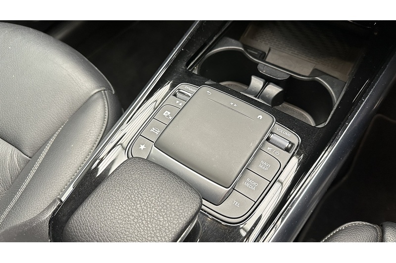 Mercedes-Benz GLA GLA250e Exclusive Edition - U3547