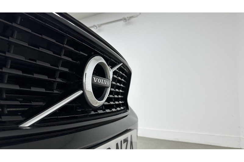 Volvo XC40 h T4 Plus - U3556