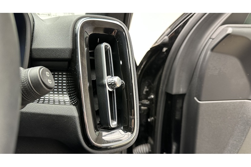 Volvo XC40 h T4 Plus - U3556