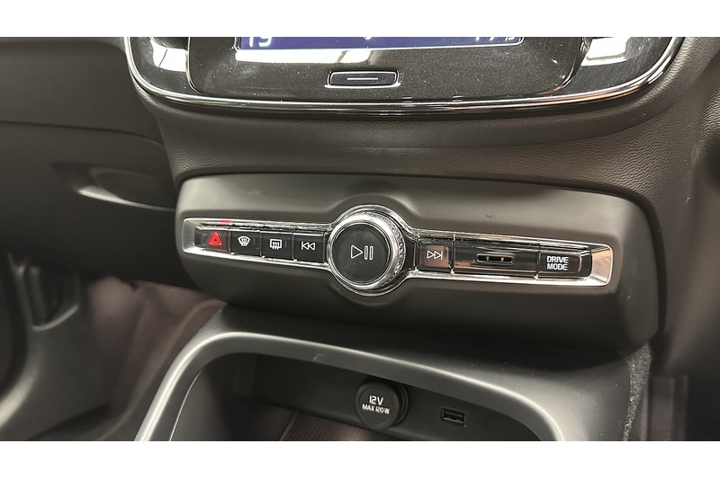 Volvo XC40 h T4 Plus - U3556