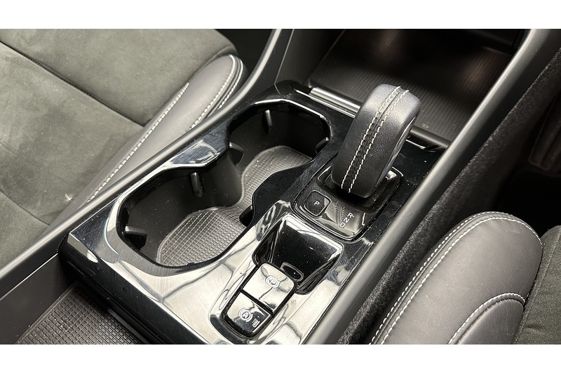 Volvo XC40 h T4 Plus - U3556