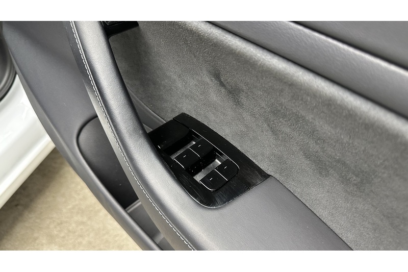 Tesla Model 3 Long Range - U3560