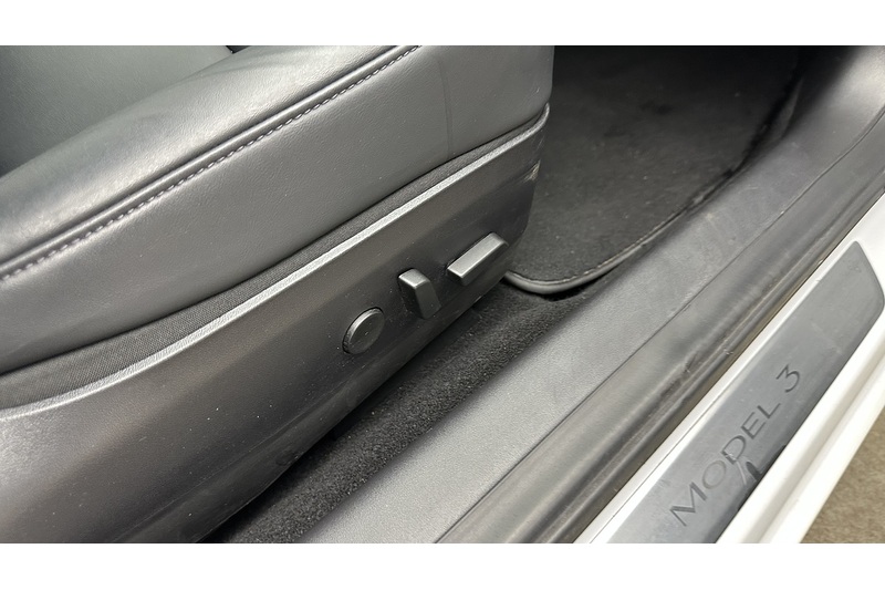 Tesla Model 3 Long Range - U3560