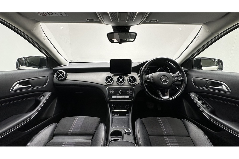 Mercedes-Benz GLA GLA180 Urban Edition - U3582