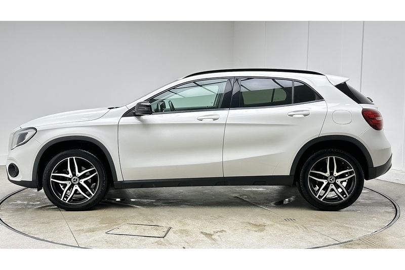 Mercedes-Benz GLA GLA180 Urban Edition - U3582