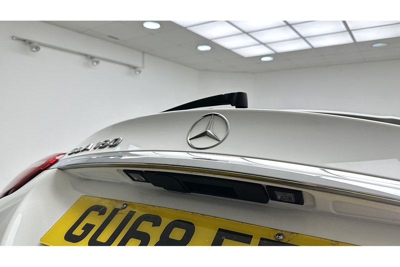 Mercedes-Benz GLA GLA180 Urban Edition - U3582