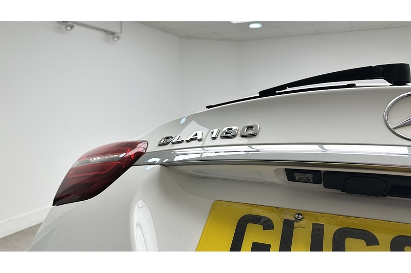 Mercedes-Benz GLA GLA180 Urban Edition - U3582