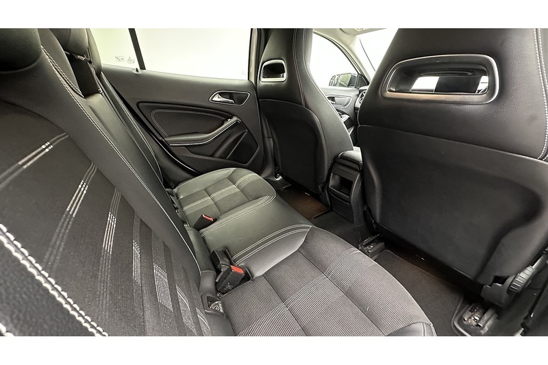 Mercedes-Benz GLA GLA180 Urban Edition - U3582
