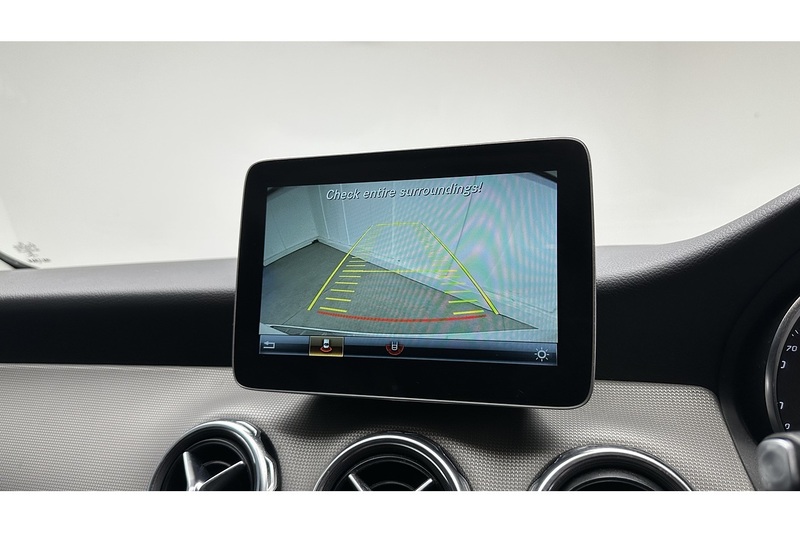 Mercedes-Benz GLA GLA180 Urban Edition - U3582