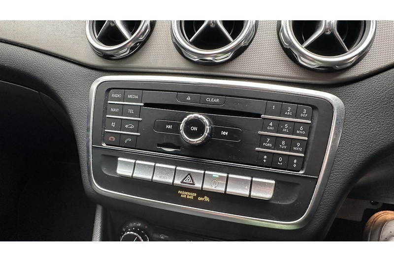Mercedes-Benz GLA GLA180 Urban Edition - U3582