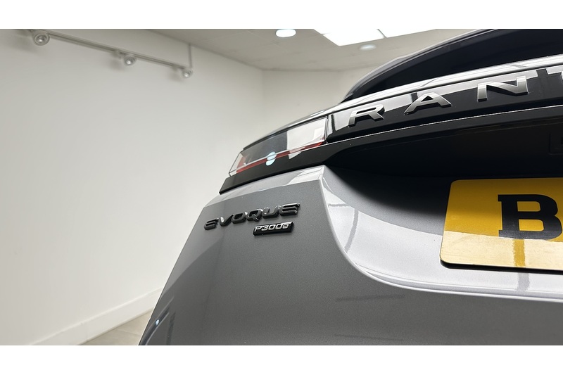 Land Rover Range Rover Evoque P300e R-Dynamic S - U3588