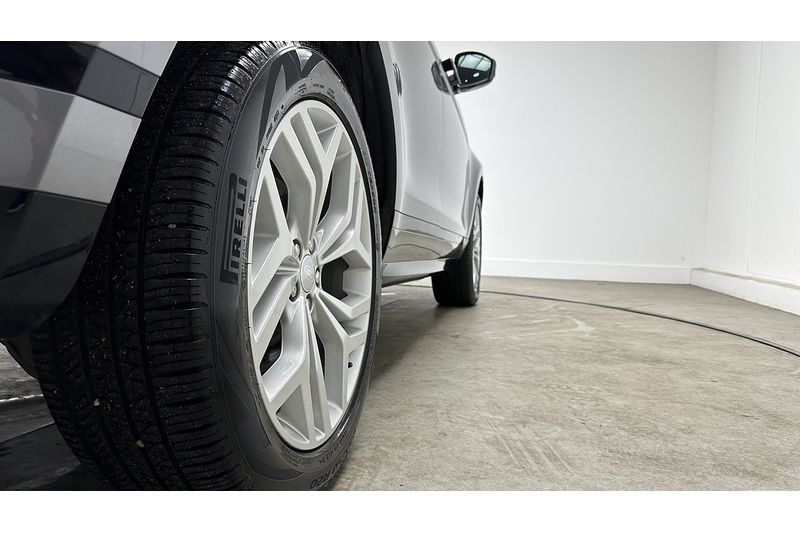 Land Rover Range Rover Evoque P300e R-Dynamic S - U3588