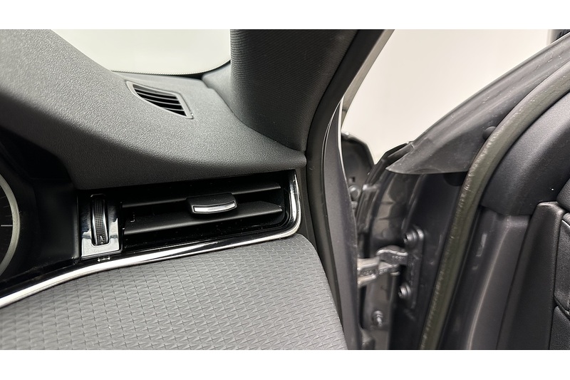 Land Rover Range Rover Evoque P300e R-Dynamic S - U3588