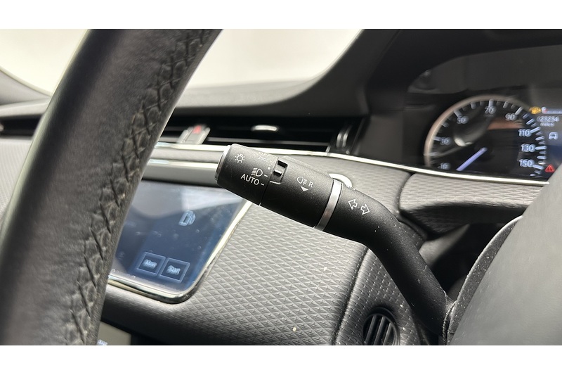 Land Rover Range Rover Evoque P300e R-Dynamic S - U3588