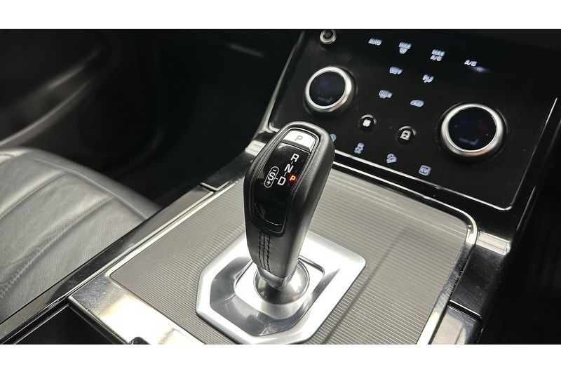 Land Rover Range Rover Evoque P300e R-Dynamic S - U3588