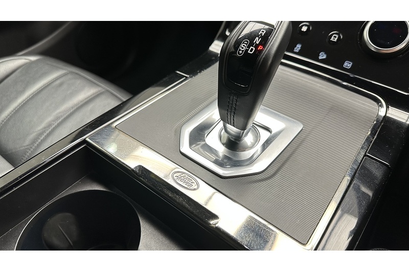 Land Rover Range Rover Evoque P300e R-Dynamic S - U3588