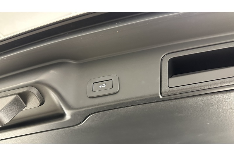 Land Rover Range Rover Evoque P300e R-Dynamic S - U3588