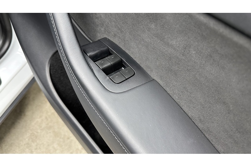 Tesla Model Y  - U3595