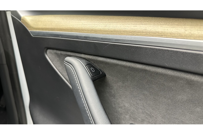 Tesla Model Y  - U3595