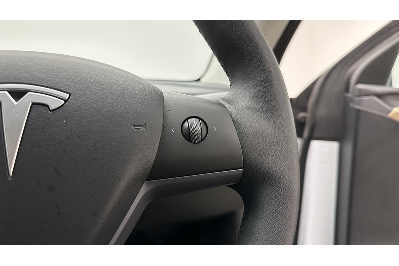 Tesla Model Y  - U3595