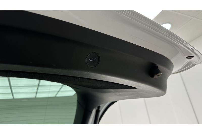 Tesla Model Y  - U3595