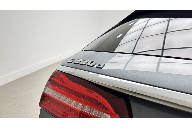 Mercedes-Benz E Class E220d AMG Line Night Edition - U3602