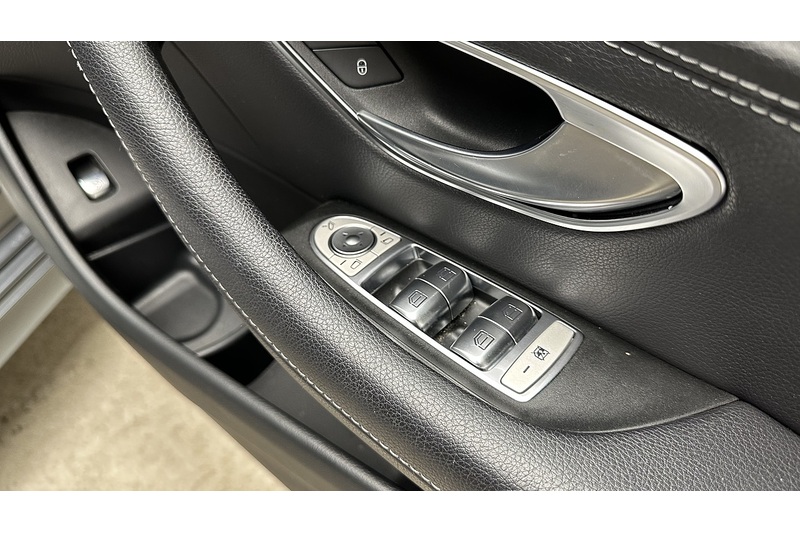 Mercedes-Benz E Class E220d AMG Line Night Edition - U3602