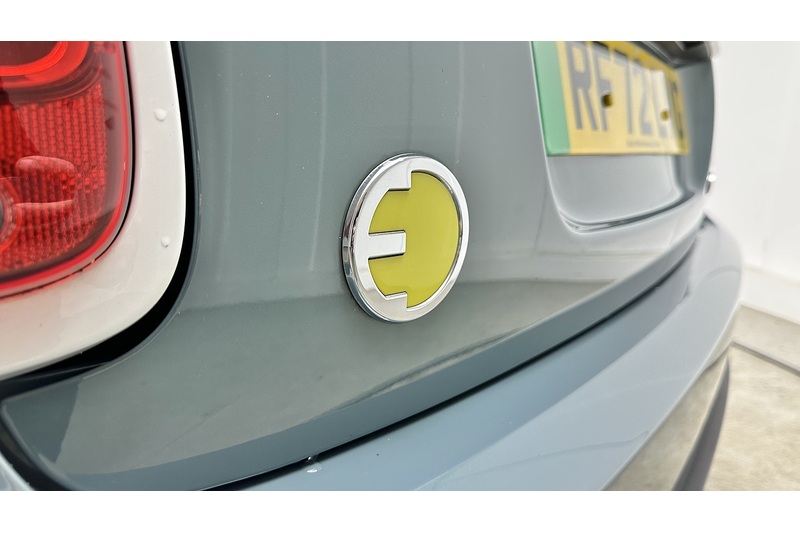 MINI Electric Hatch Cooper SE Multitone Edition - U3609