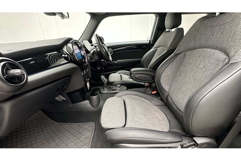 MINI Electric Hatch Cooper SE Multitone Edition - U3609