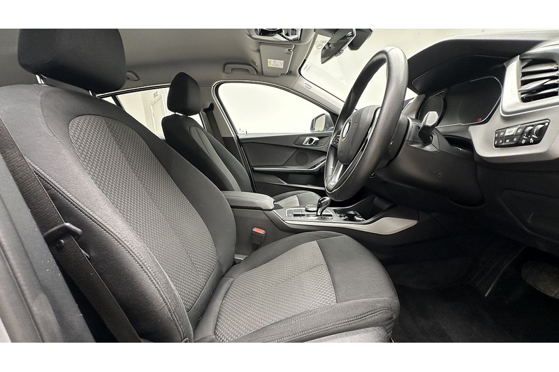 BMW 1 Series 118i SE - U3610