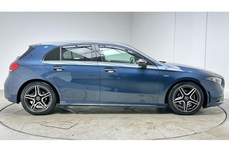 Mercedes-Benz A Class A180 AMG Line Edition - U3617