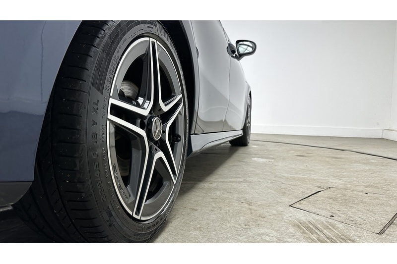 Mercedes-Benz A Class A180 AMG Line Edition - U3617