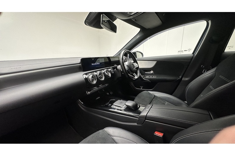 Mercedes-Benz A Class A180 AMG Line Edition - U3617