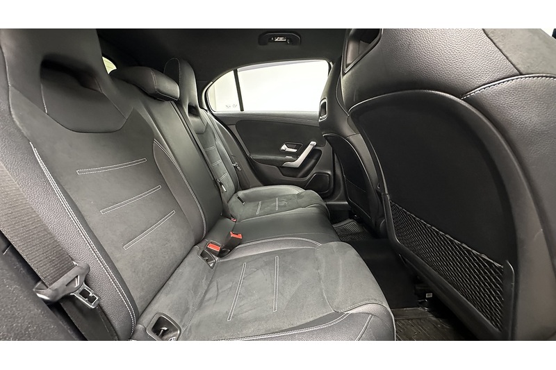 Mercedes-Benz A Class A180 AMG Line Edition - U3617
