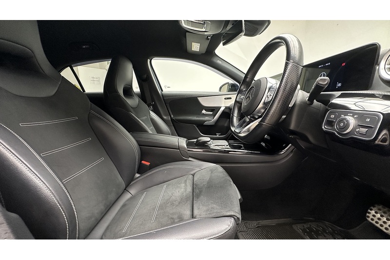 Mercedes-Benz A Class A180 AMG Line Edition - U3617