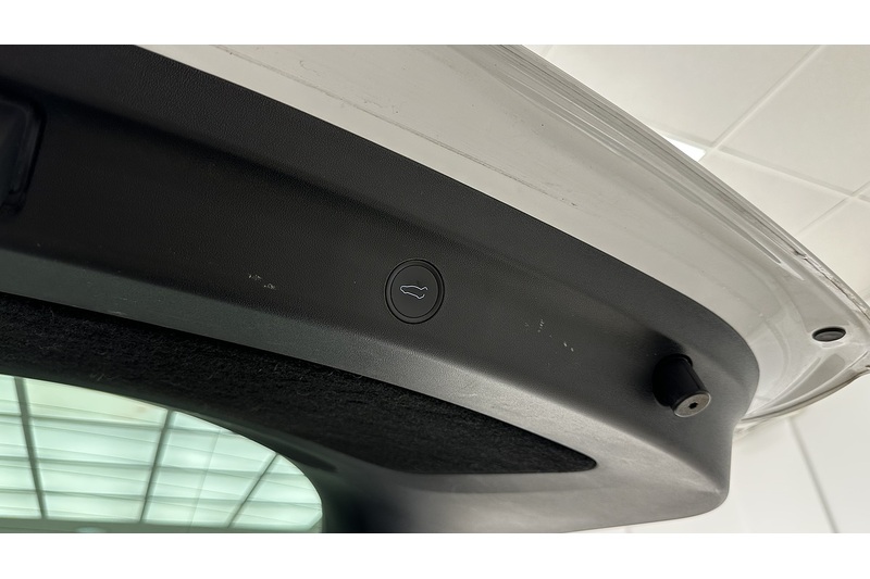 Tesla Model Y  - U3625